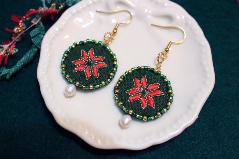刺繡珍珠耳環 - 精靈的祝詞 Yule Bless - 耳環/耳夾 - 繡線 綠色
