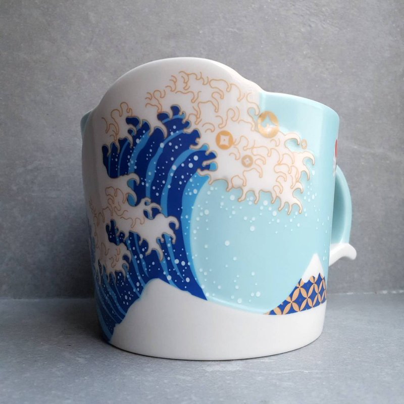 Japan Ukiyoe -Waving to the Waves/ mug (Blue) - Cups - Porcelain Blue