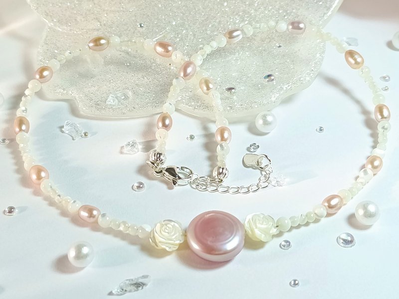 【YUE】粉霧薔薇 鈕扣珍珠×天然淡水珍珠×貝殼珠  女巫能量 - 項鍊 - 珍珠 粉紅色