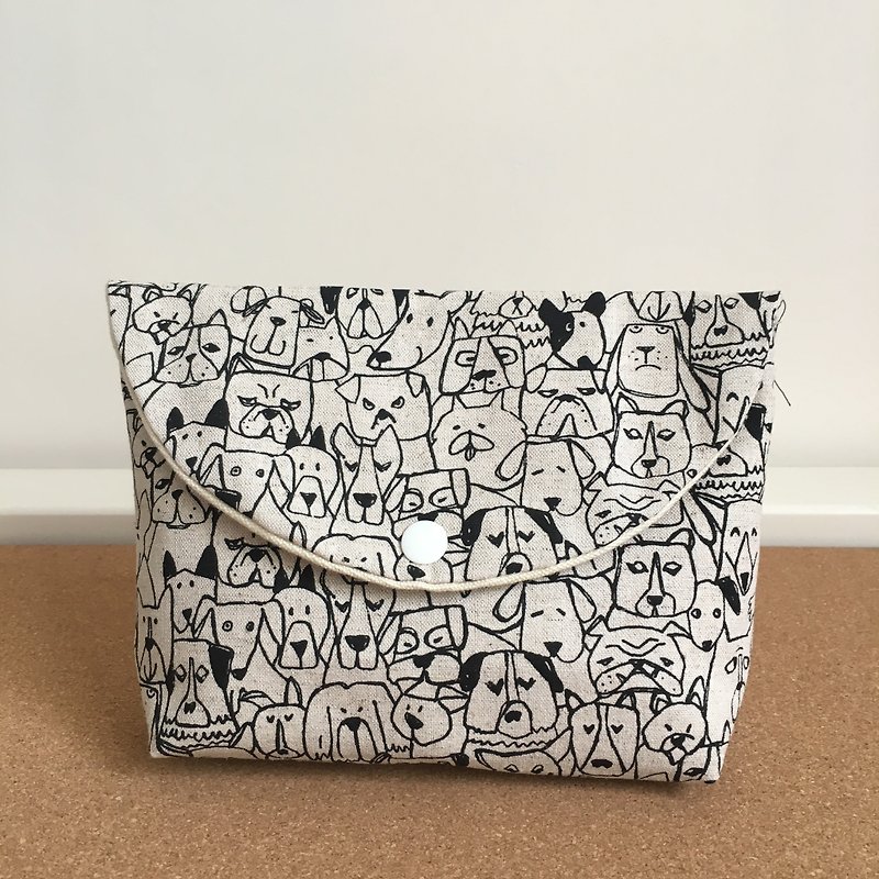 [Vicious dog inside] Cosmetic bag sundries bag storage dog - กระเป๋าเครื่องสำอาง - ผ้าฝ้าย/ผ้าลินิน สีกากี