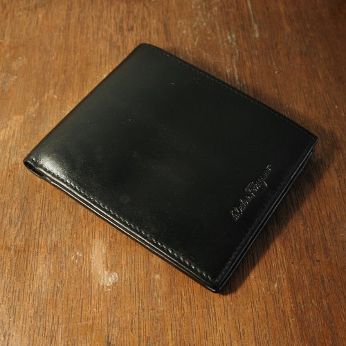 サルヴァトーレ フェラガモ ブラック レザー 二つ折り財布 ショート