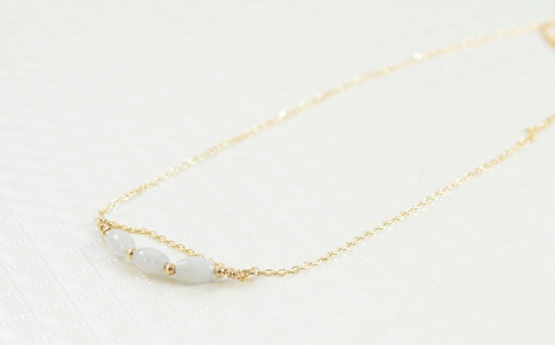 Noble Emerald 14K Gold Necklace - สร้อยคอ - เครื่องเพชรพลอย ขาว