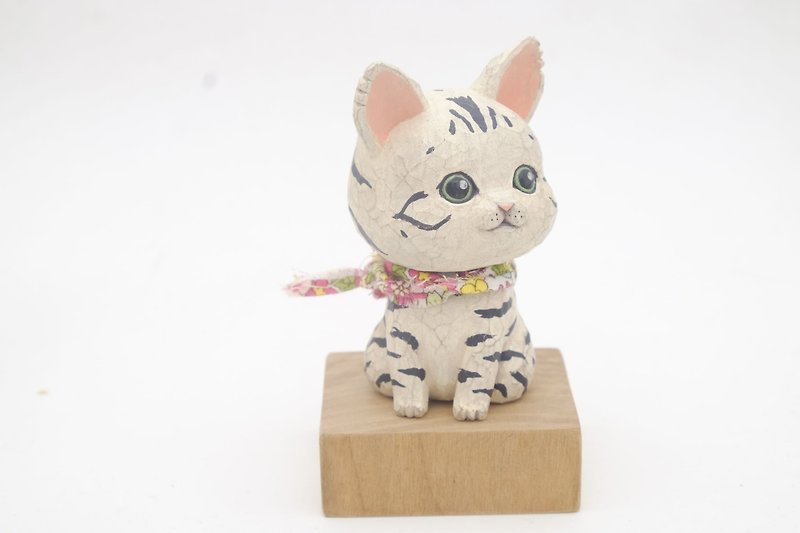 I want to be a room wood carving animal _ big eyes white tabby cat (log hand carved) - ตุ๊กตา - ไม้ สีนำ้ตาล