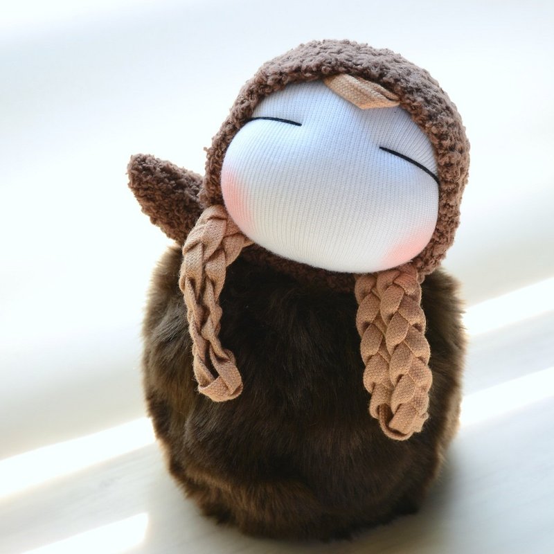 自然風手作襪子娃娃~咖啡毛球辮子女孩 - 公仔/玩偶 - 棉．麻 咖啡色