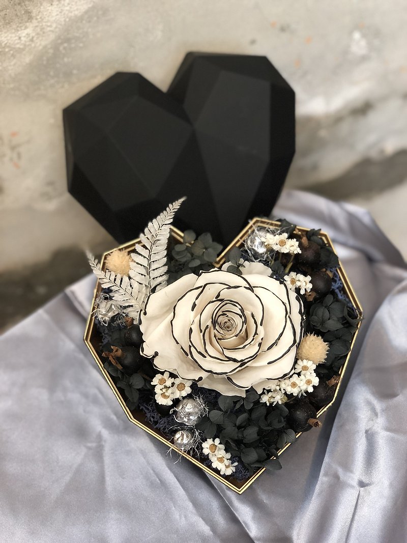 Valentine's Day Limited Fragrant Preserved Flower Gift Box - ช่อดอกไม้แห้ง - พืช/ดอกไม้ 