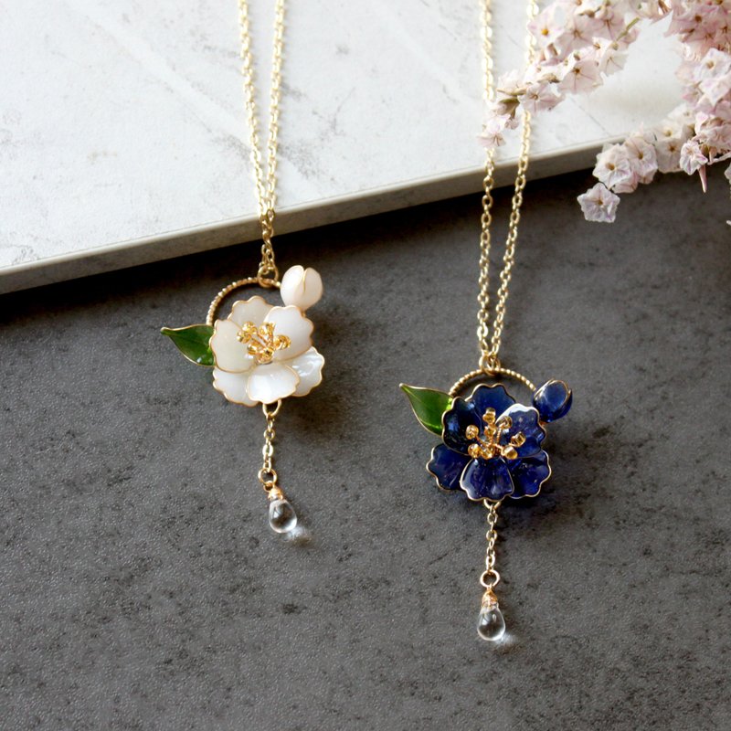 [Camellia Necklace] White Transparent Dark Blue 14KGF Temperament Necklace Necklace - สร้อยคอ - เรซิน หลากหลายสี