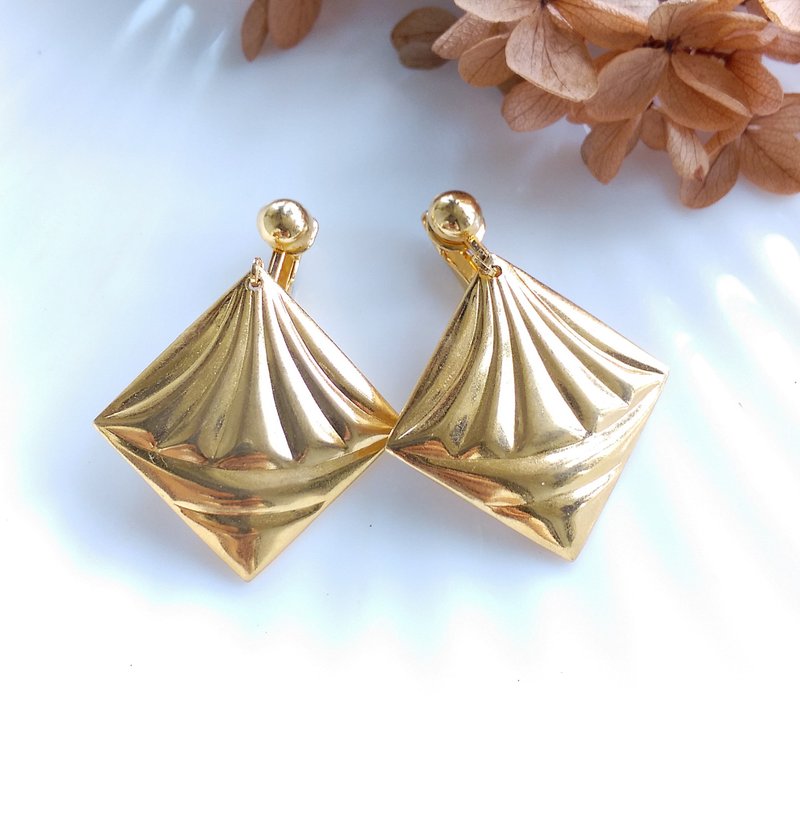 Vintage Jewelry 西洋古董飾品  摩登垂墜都會風采 夾式耳環 - 耳環/耳夾/耳骨夾 - 其他金屬 金色