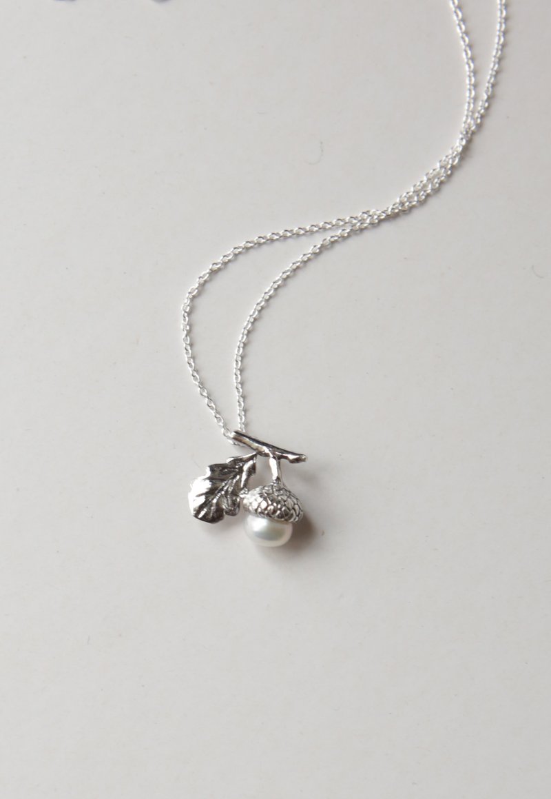 純銀迷你橡實橡果樹葉項鍊 - 項鍊 - 純銀 銀色