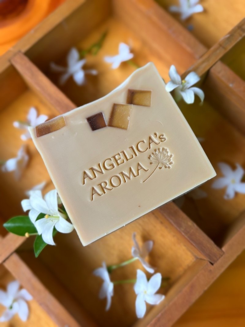 橙花水玉紅茶皂 / Neroli & Black Tea Soap - 肥皂/手工皂 - 其他材質 紅色