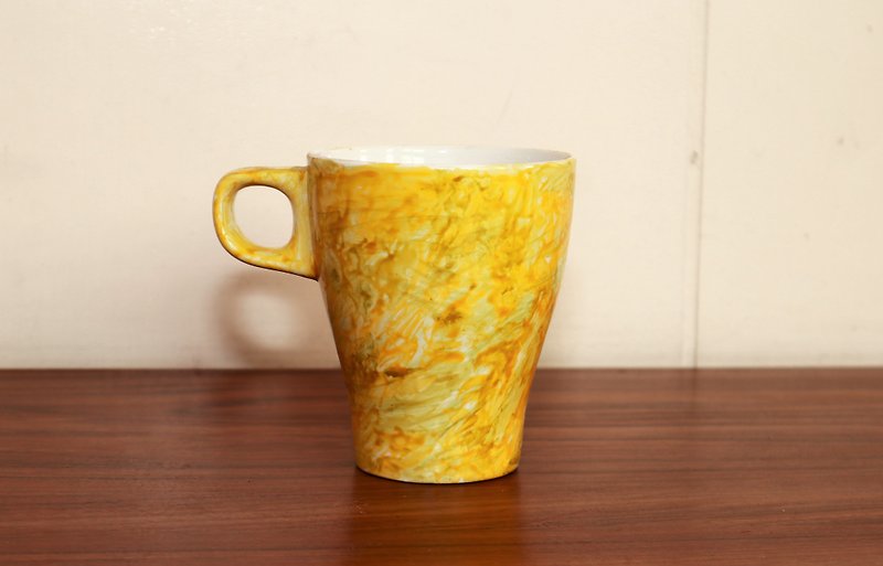 Limited Valentine's Day gift dyed hand-painted baking cup (limited edition) - Mugs - Pottery Black