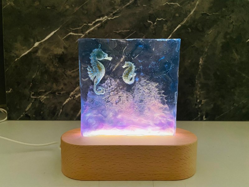 Seahorse Water Ripple LED Atmosphere Table Lamp - โคมไฟ - เรซิน สีน้ำเงิน