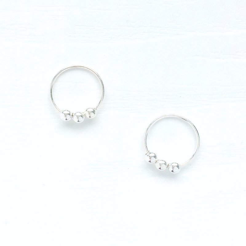 RINGS- mini 925 sterling silver circled pierced earrings