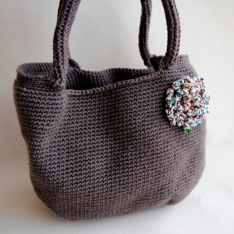 Wool knitted clutch bag handmade gift hydrangea/fireworks wool dark coffee - กระเป๋าคลัทช์ - วัสดุอื่นๆ สีนำ้ตาล