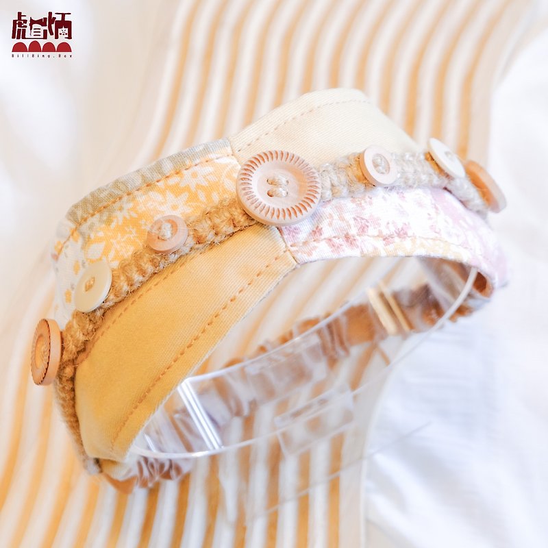 [Biao Bing handmade button headband] Fresh pink floral fabric x woodcut button headband - เครื่องประดับผม - ผ้าฝ้าย/ผ้าลินิน สีกากี