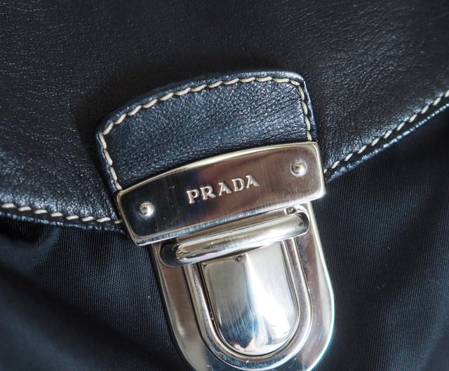 PRADA プラダ ナイロン ショルダーバッグ ブラック 三角ロゴ