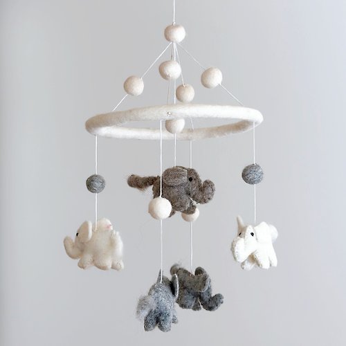 安選物羊毛氈 Ganapati Crafts Co. 羊毛氈嬰兒床吊飾 - 夢幻小飛象