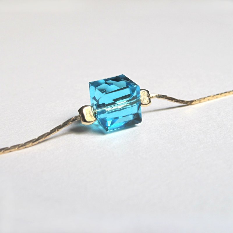 "KeepitPetite" simple ice blue cube · · gold-plated copper bracelet - สร้อยข้อมือ - โลหะ สีน้ำเงิน