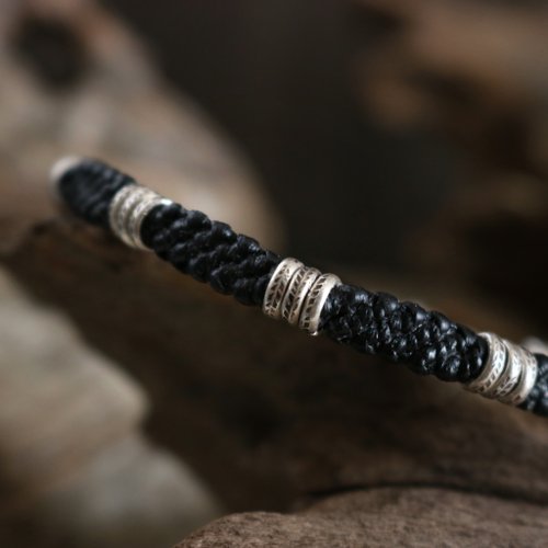 カレン族シルバービーズ ワックスコードブレスレット、男女兼用