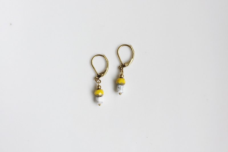 Pumpkin Brass Natural Styling Earrings - ต่างหู - โลหะ สีเหลือง