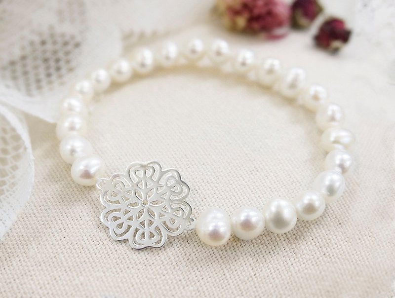 Edith and Jaz • Snowflake Pearl Silver Bracelet - Bracelets - Gemstone White