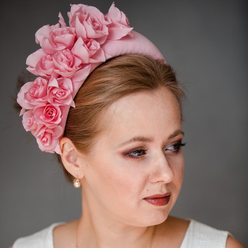Pink wedding fascinator headband. Races halo hat inspired by wonderful Kate Midd - 髮箍/髮帶 - 其他材質 粉紅色
