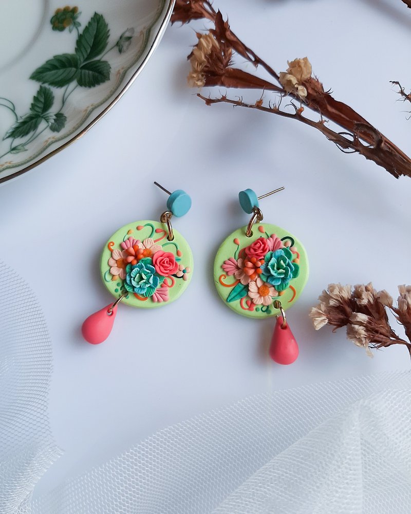 藍色牡丹和花卉耳環 獨特的手工耳環 花卉吊墜耳環 - 耳環/耳夾 - 陶 綠色