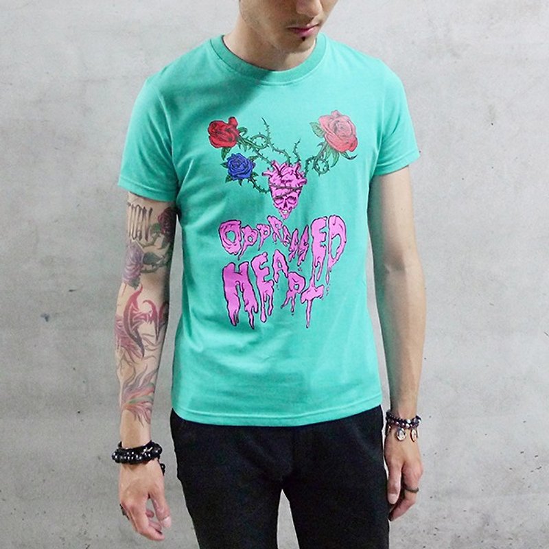 OPPRESSED HEART TEE Rose Thorns Skull Heart T-shirt (Lake Green) - เสื้อยืดผู้ชาย - ผ้าฝ้าย/ผ้าลินิน สีเขียว