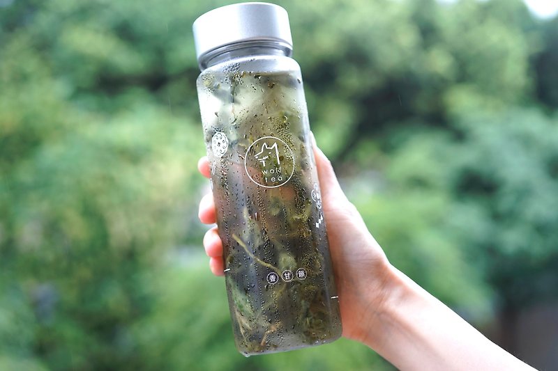 Refreshing Cold Brew Tea Bottle : Special Set / Chill with Wolf Tea