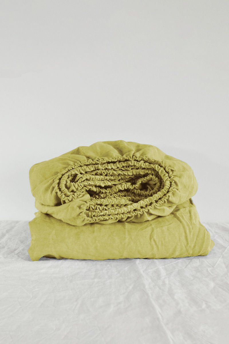 Chartreuse yellow linen fitted sheet / Softened linen bed sheet / Deep pocket - เครื่องนอน - ลินิน สีเหลือง