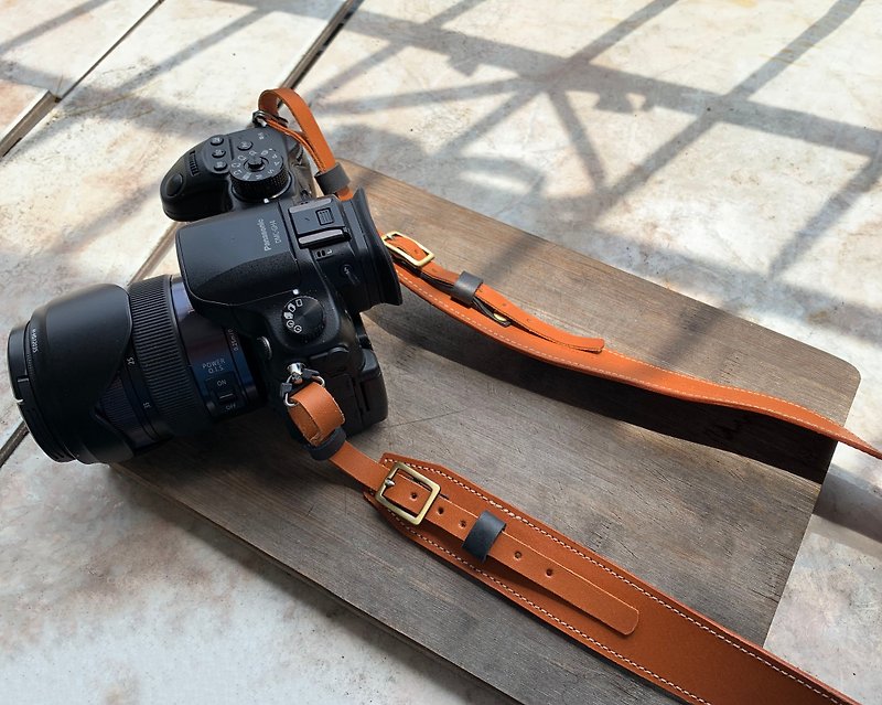 Taiwan handmade Camerastrap / 缺皮CHAPI - ขาตั้งกล้อง - หนังแท้ สีส้ม