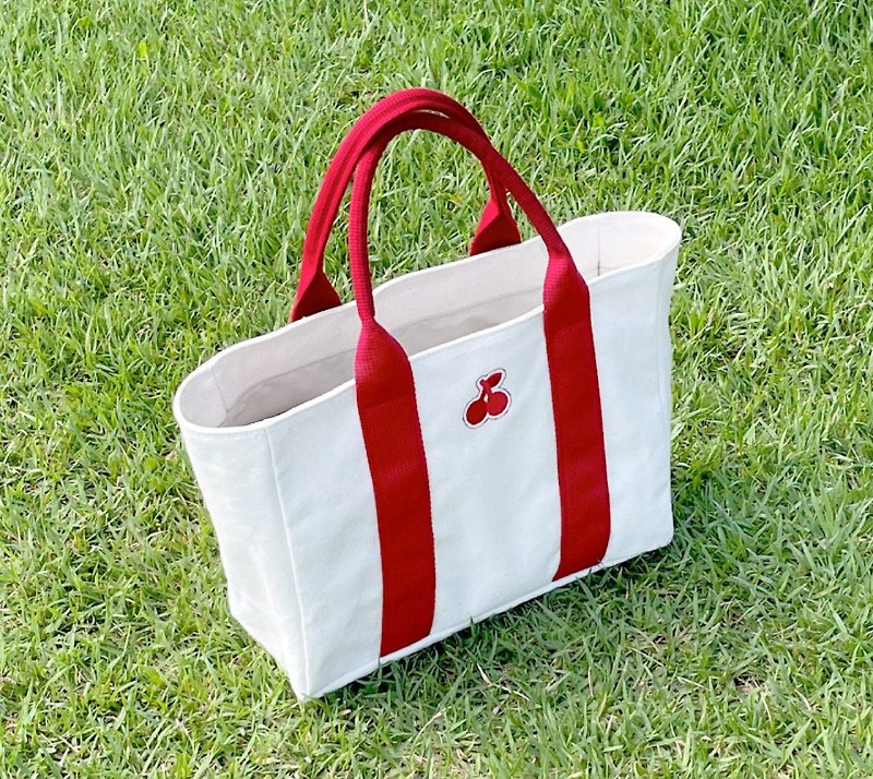 Cherry Cherry Embroidered Large Tote / Canvas / Tote - กระเป๋าถือ - ผ้าฝ้าย/ผ้าลินิน 