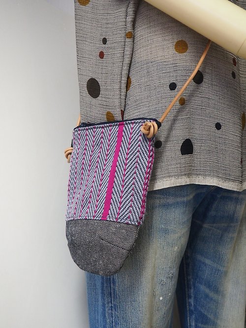 Weave Yard 織園 織布小側揹包/手機袋