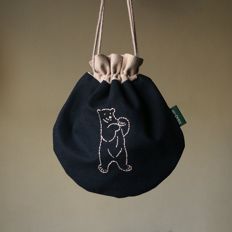 Hand embroidered arc drawstring pocket/Polar Bear M - Toiletry Bags & Pouches - Cotton & Hemp Blue