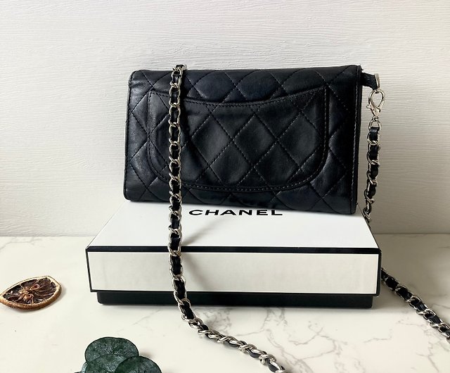 with dust bag] second-hand Chanel black leather long silver wallet