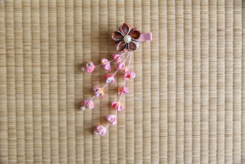 Japanese floret tassel hair accessories - เครื่องประดับผม - ผ้าฝ้าย/ผ้าลินิน สีแดง