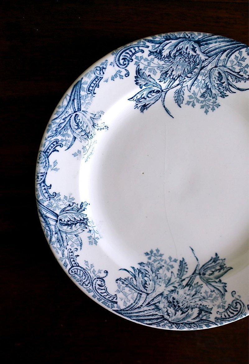 /瑕疵款/ French antique old flower plate No.1 - จานและถาด - ดินเผา สีน้ำเงิน