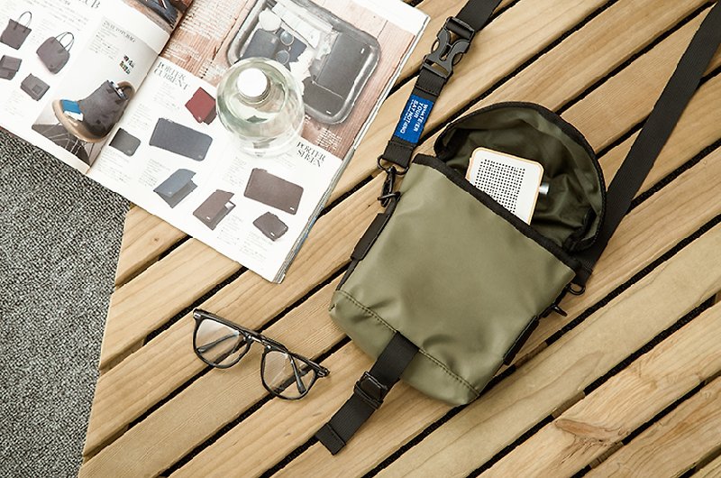 Portable multifunctional bag - อื่นๆ - เส้นใยสังเคราะห์ สีกากี