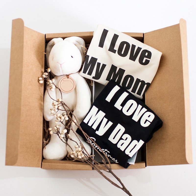 [Full-month gift box-customized leather tag] mini rabbit two love hug organic cotton full-month gift box - ของขวัญวันครบรอบ - ผ้าฝ้าย/ผ้าลินิน หลากหลายสี