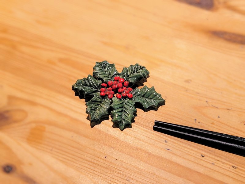 Christmas series handmade chopstick holder (magnet sticker) - Chopsticks - Porcelain 