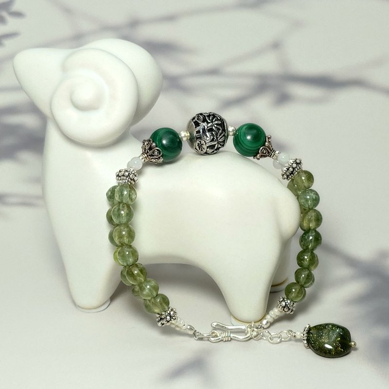 Bracelet green Stone Stone tourmaline glass beads 925 silver jewelry hand jewelry Stone - สร้อยข้อมือ - เครื่องเพชรพลอย สีเขียว