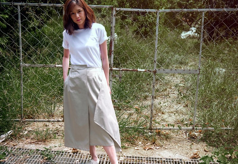 Narci Layered Midi Skirt - กระโปรง - ผ้าฝ้าย/ผ้าลินิน สีกากี