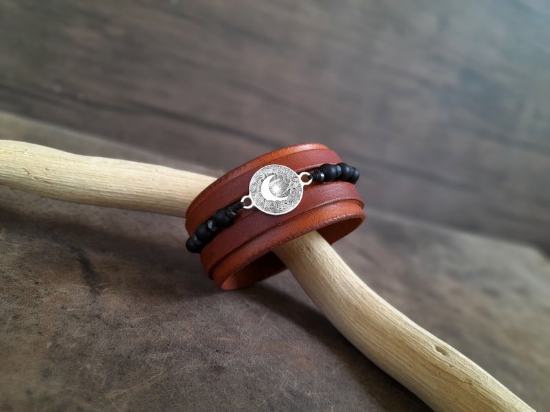 Silver 925 Moon Pendant Cuff, Black Onyx Wide Leather Cuff Bracelet - 手鍊/手環 - 真皮 咖啡色