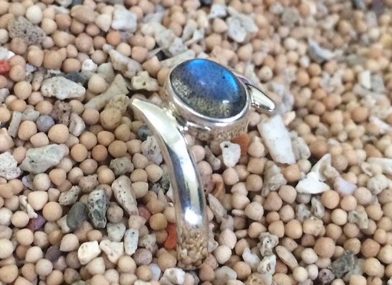 幻想的な輝き　ラブラドライトのシルバーリング - 戒指 - 寶石 藍色