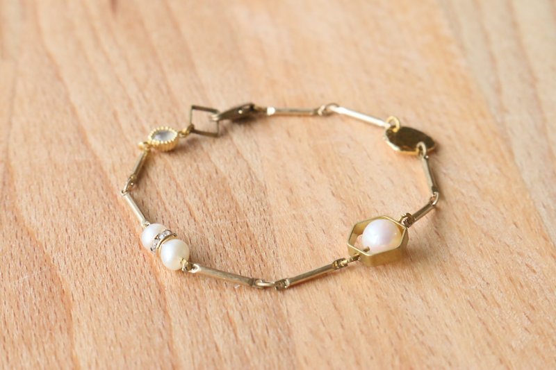 Pearl crystal bracelet brass 1007 <binding> - สร้อยข้อมือ - เครื่องเพชรพลอย ขาว