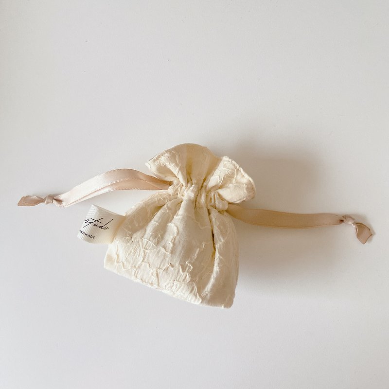 Cream bouquet Japanese cute beige 10*10 mini bundle pocket ggoomstudio - Headbands - Cotton & Hemp White
