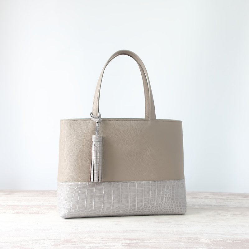 Horizontal tote bag, gray x greige, A4 size, made-to-order - Handbags & Totes - Genuine Leather Brown