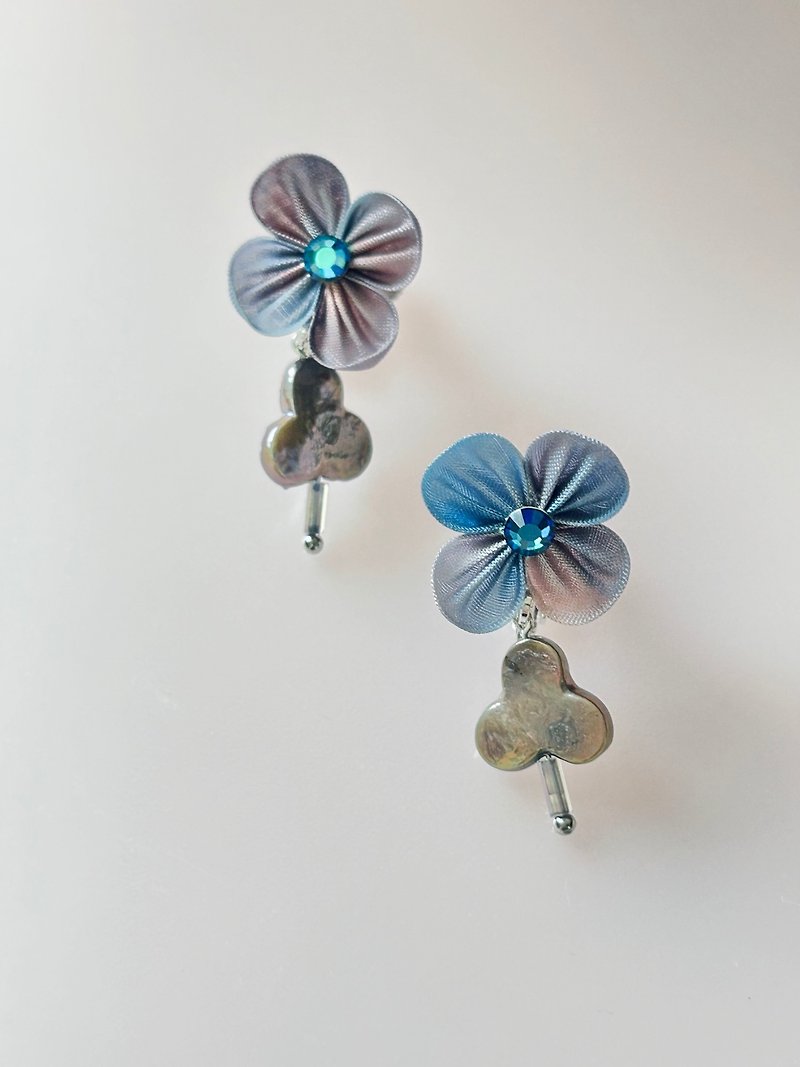 Purple Kanzashi flowers with freshwater pearls screw back clip-on earrings - Earrings & Clip-ons - Pearl Purple