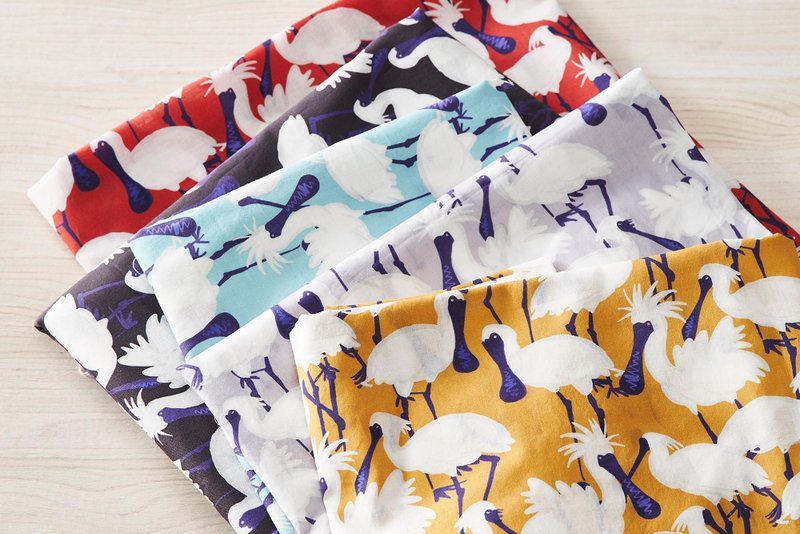 細緻純棉 原創印花布--黑面琵鷺  五色 - 編織/刺繡/羊毛氈/縫紉 - 棉．麻 