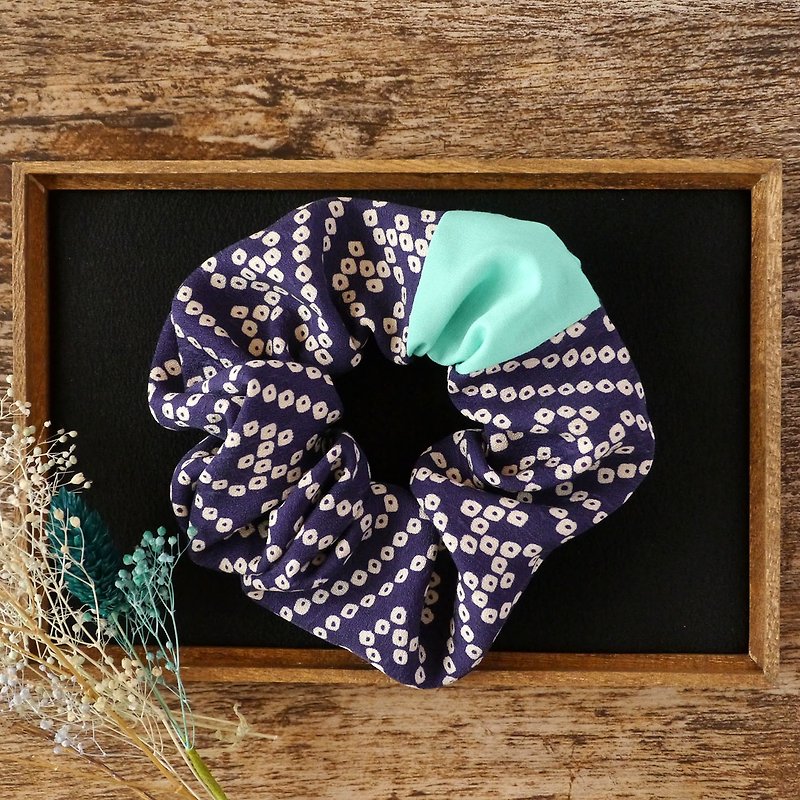 Happy Hair Ornament Kimono Scrunchie Lettering Text - เครื่องประดับผม - ผ้าฝ้าย/ผ้าลินิน สีน้ำเงิน