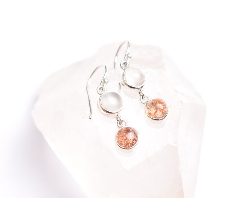 Sun and moon Sunstone and moonstone Silver earrings - ต่างหู - หิน สีส้ม